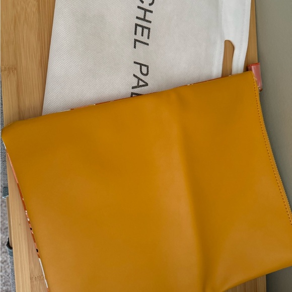 NEW. Rachel Pally Reversible clutch orange/orange floral print - Picture 7 of 9